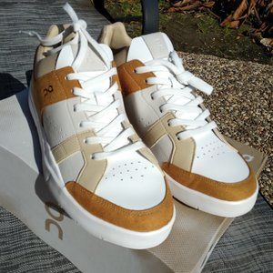 On THE ROGER Clubhouse